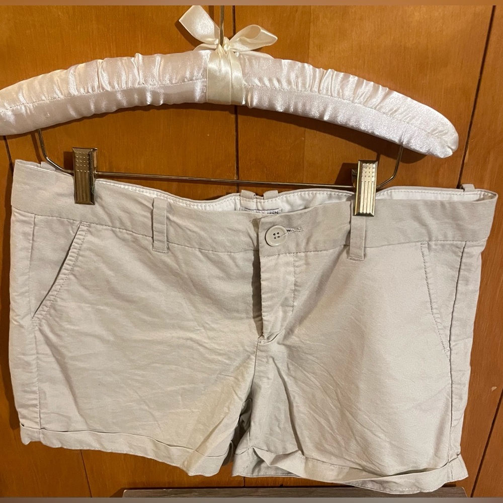 Woman’s US Polo light tan shorts, size 11/12. Great condition!